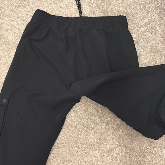 Womens Black water repellent Cargo Pants with pockets - Picture 12 of 15